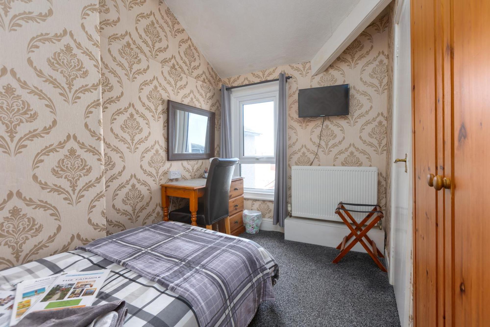 The Fairmile Bed & Breakfast Lytham St Annes Bagian luar foto