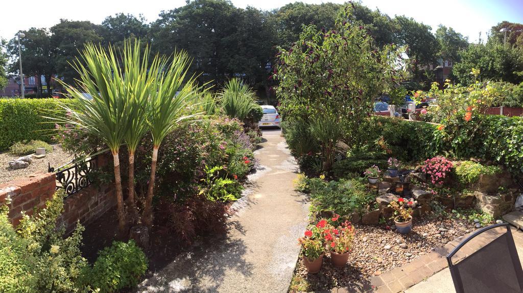 The Fairmile Bed & Breakfast Lytham St Annes Bagian luar foto
